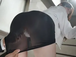 MOKA MORA mở khóa cả hai lỗ và bú cặc theo mọi cách cô ấy có thể