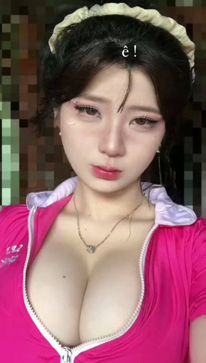 Người yêu dẫn bạn gái về chơi bị 2 cô chị cướp trắng trợn